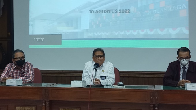 Kepala Dinas Pendidikan Pemuda dan Olahraga DIY Didik Wardaya menjelaskan hasil mediasi masalah SMAN 1 Banguntapan, kemarin.