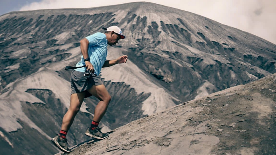 AKURAT : Dengan daya tahan baterai yang luar biasa, Amazfit T-Rex 2 ini pun sukses menjadi andalan para trail runners. (ISTIMEWA)