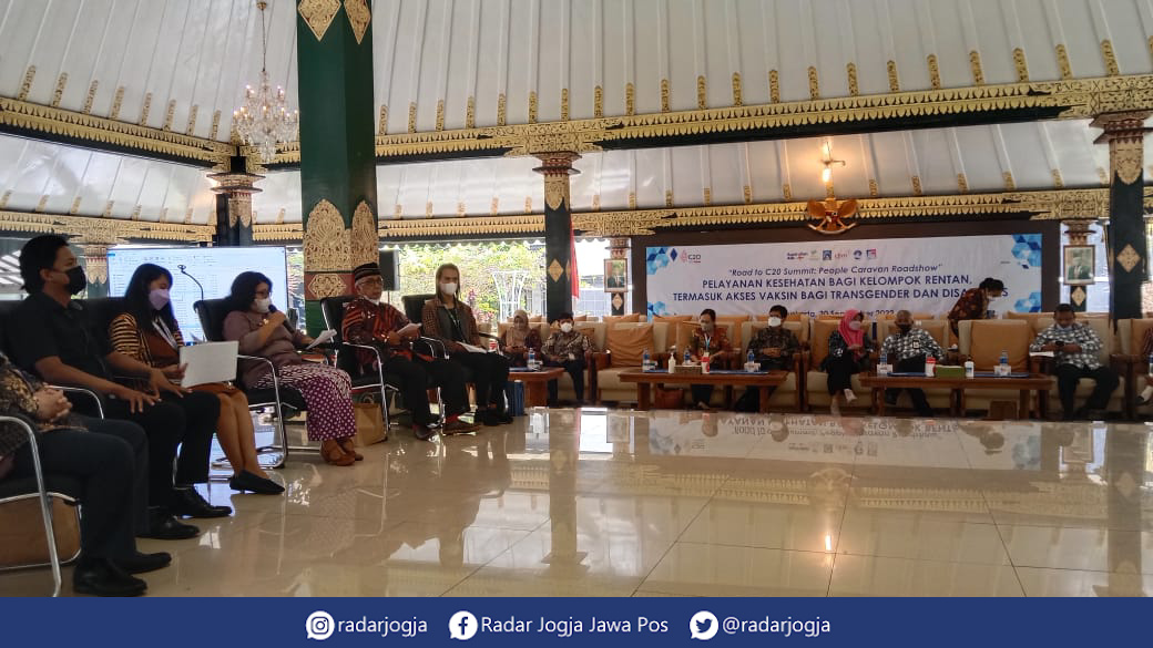 RENTAN : Pertemuan C-20 yang membahas mengenai kesehatan mental bagi kelompok rentan di Pendopo Parasamya Sleman, Jumat (30/9). (ANNISSA KARIN/RADAR JOGJA)