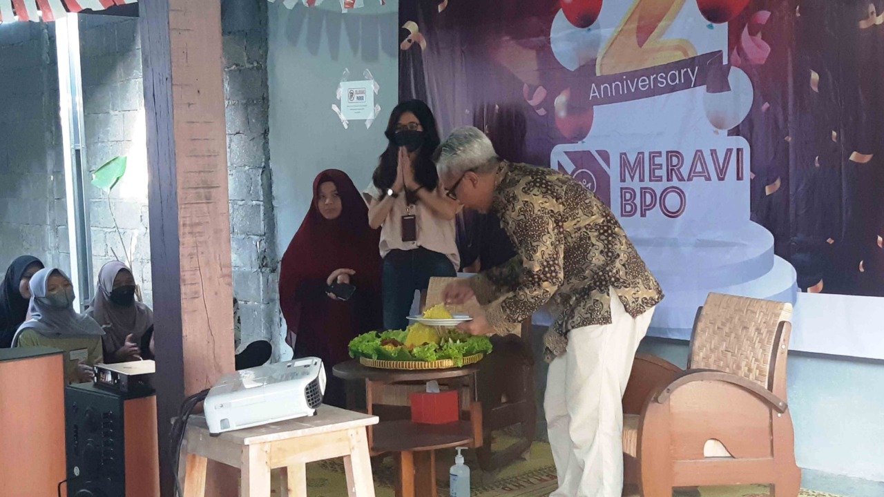 ANNIVERSARY: Meravi BPO rayakan Anniversary ke-2 di Homebase Meravi BPO, Jl. Raya Solo - Jogjakarta No.9,7, Karangploso, Maguwoharjo,  Depok, Sleman, Kamis (22/9). (DERADZRA SYIFAA ADRIEVA FOR RADAR JOGJA)