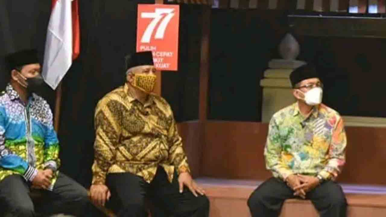 SOSIALISASI: Damba Aktivis (kiri) menjadi narasumber talkshow perihal KUA-PPAS 2023 beberapa waktu lalu.  (ISTIMEWA)