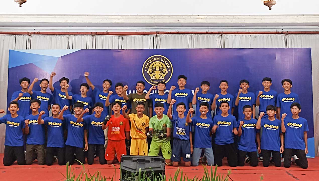 SIAP BERKOMPETISI: Klub Mataram Utama Manggala menggelar launching tim menyongsong Piala Soeratin 2022 di Restoran Pringsewu, Mlati, Sleman, Senin (19/9) malam.(GREGORIUS BRAMANTYO/RADAR JOGJA)