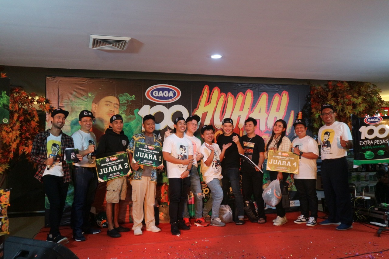 MENANTANG : Mie Gaga 100 Extra Pedas Habanero Level 7 gelar launching yang spektakuler bersama vlogger Tanboy Kun dan Dyodoran bertajuk HUHAH Challenge di Ramai Mall Jogjakarta, Sabtu (29/10). (EGIDIA ANGELICA BR PELAWI for RADAR JOGJA)