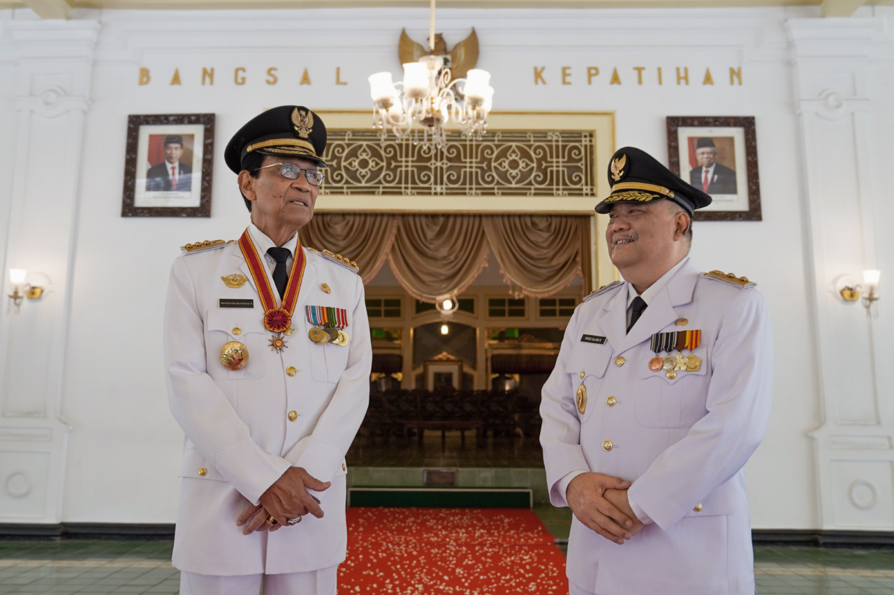 SELAMAT BERTUGAS : Gubernur DIY Sri Sultan Hamengku Buwono X dan Wakil Gubernur DIY Kanjeng Gusti Pangeran Adipati Arya Paku Alam X. (PEMDA DIY for RADAR JOGJA)