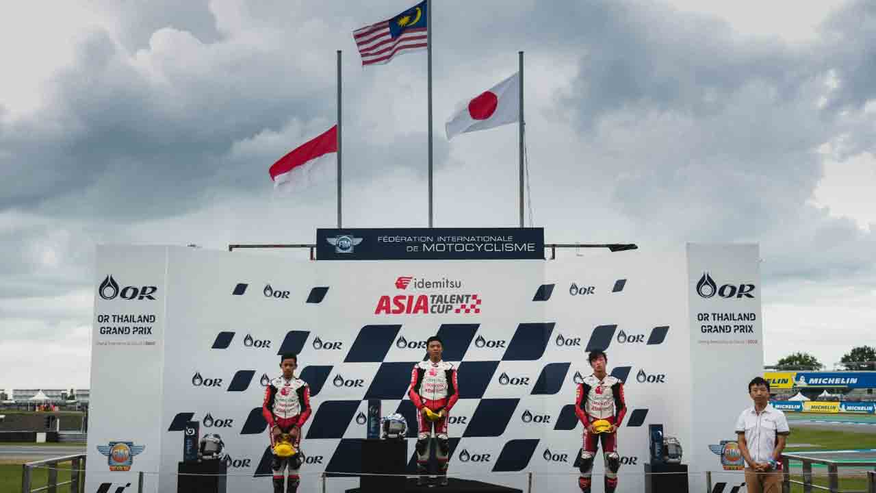 BIKIN BANGGA: Pembalap binaan PT Astra Honda Motor (AHM) Veda Ega Pratama berhasil meraih podium kedua pada race pertama di ajang Idemitsu Asia Talent Cup (IATC) seri keempat di Chang International Circuit, Buriram, Thailand. (HONDA FOR RADAR JOGJA)