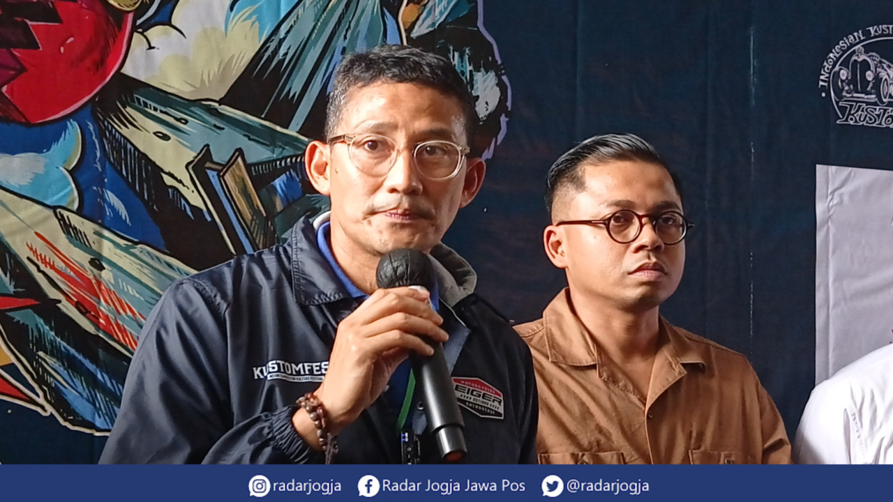 DUKUNG : Menparekraf Sandiaga Uno dukungan sentilan Presiden Jokowi kepada sejumlah pejabat negara karena berlibur ke luar negeri, Sabtu (1/10). (DWI AGUS/RADAR JOGJA)