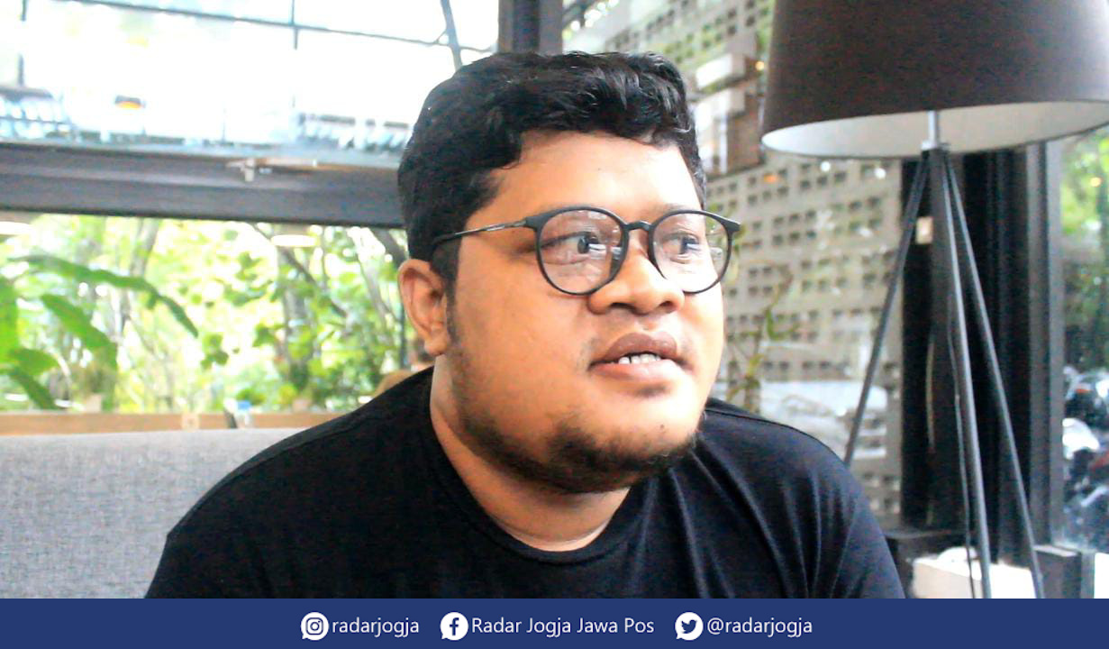 SEDIH : Media Guide BCS Aand Andrean saat ditemui di Wonorejo, Sariharjo, Ngaglik, Sleman, Senin (3/10). (ANNISSA KARIN/RADAR JOGJA)