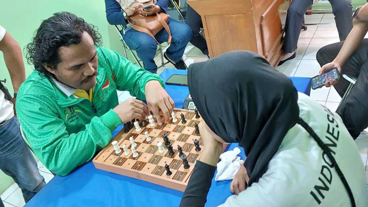 UJI COBA: Cabor catur, salah satu yang dipertandingkan dalam latihan bersama National Paralympic Committee (NPC) Daerah Istimewa Jogjakarta (DIJ) dan NPC Kabupaten Muara Enim, Sumatera Selatan.(DOKUMENTASI NPC DIJ)