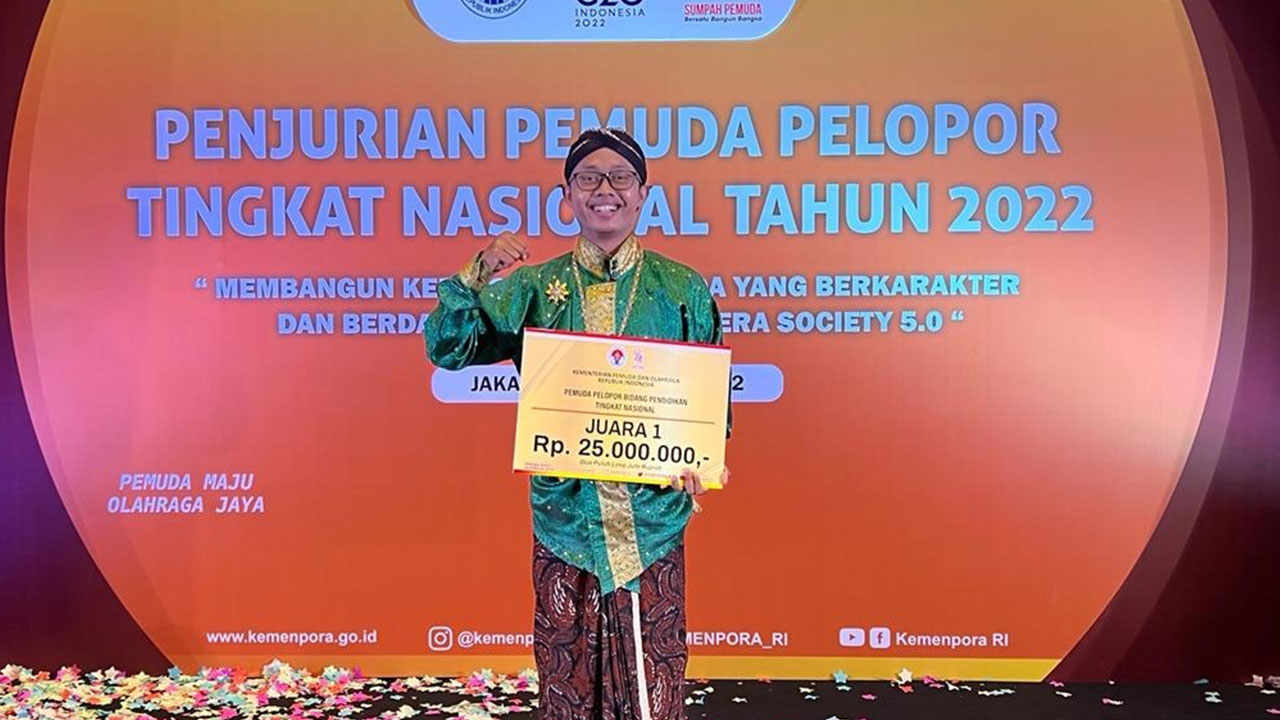 PRESTASI - Perwakilan Provinsi DIJ asal Kabupaten Gunungkidul, Joko Susilo dinobatkan sebagai juara pertama pemuda pelopor 2022 tingkat Nasional untuk bidang pendidikan.(PEMKAB GUNUNGKIDUL)