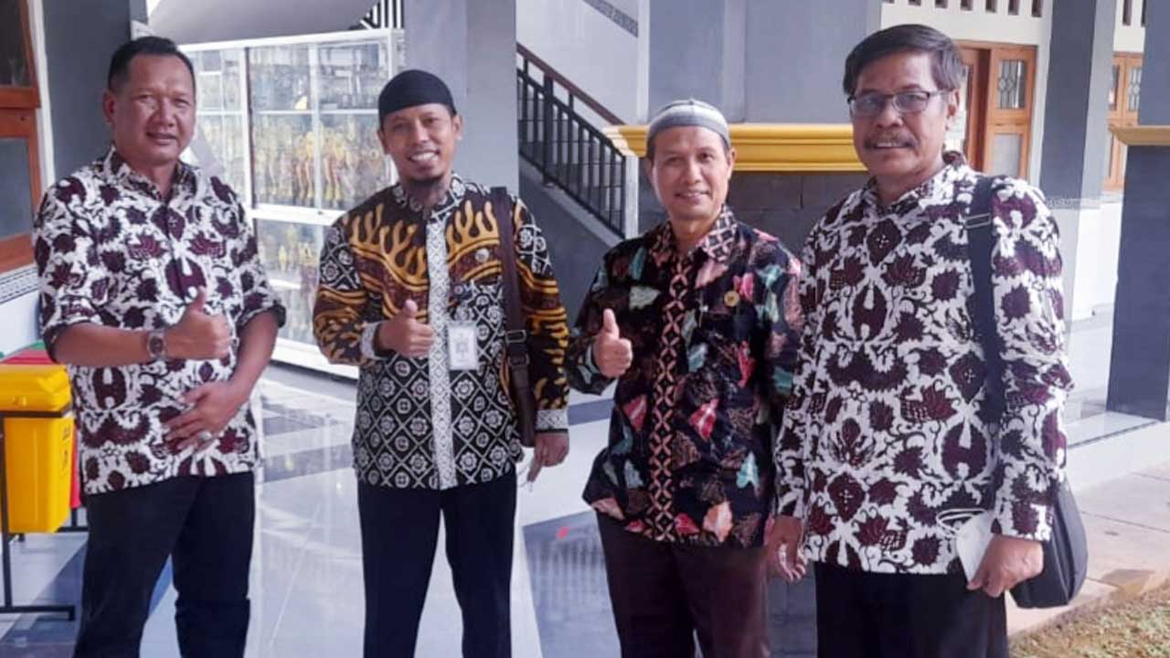 BELAJAR - Belum lama ini SMAN 1 Pleret Bantul melakukan study tiru ke SMAN 1 Wonosari.(Dokumentasi SMAN 1 Wonosari)