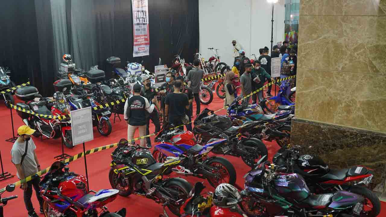 HMC 2022: PT Astra Honda Motor (AHM) kembali mewadahi ide dan kreativitas para modifikator sepeda motor di Tanah Air melalui ajang Honda Modif Contest (HMC) 2022. Kegiatan ini akan diselenggarakan secara online pada fase awal, mengajak lebih dari 800 modi