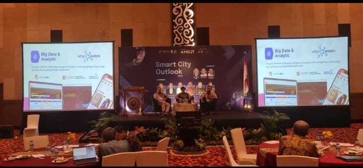 DISKUSI : Widya Analytic turut berkontribusi dalam acara Seminar Nasional Smart City Outlook 2022. Kegiatan ilmiah ini digelar oleh FMIPA UGM, Jumat (28/10). (ISTIMEWA)