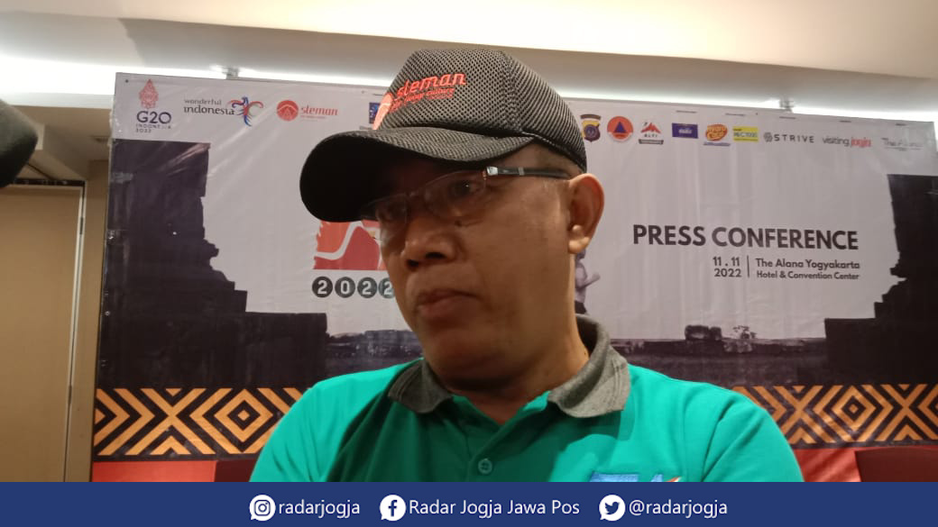 EDUKASI : Kepala Dinas Pariwisata Sleman Ishadi Zayid akan melakukan pelatihan mitigasi bencana pada gelaran Ngayogjazz. Ini disampaikan saat ditemui di Jalan Palagan, Ngaglik, Sleman, Jumat (11/11). (ANNISSA KARIN/RADAR JOGJA)