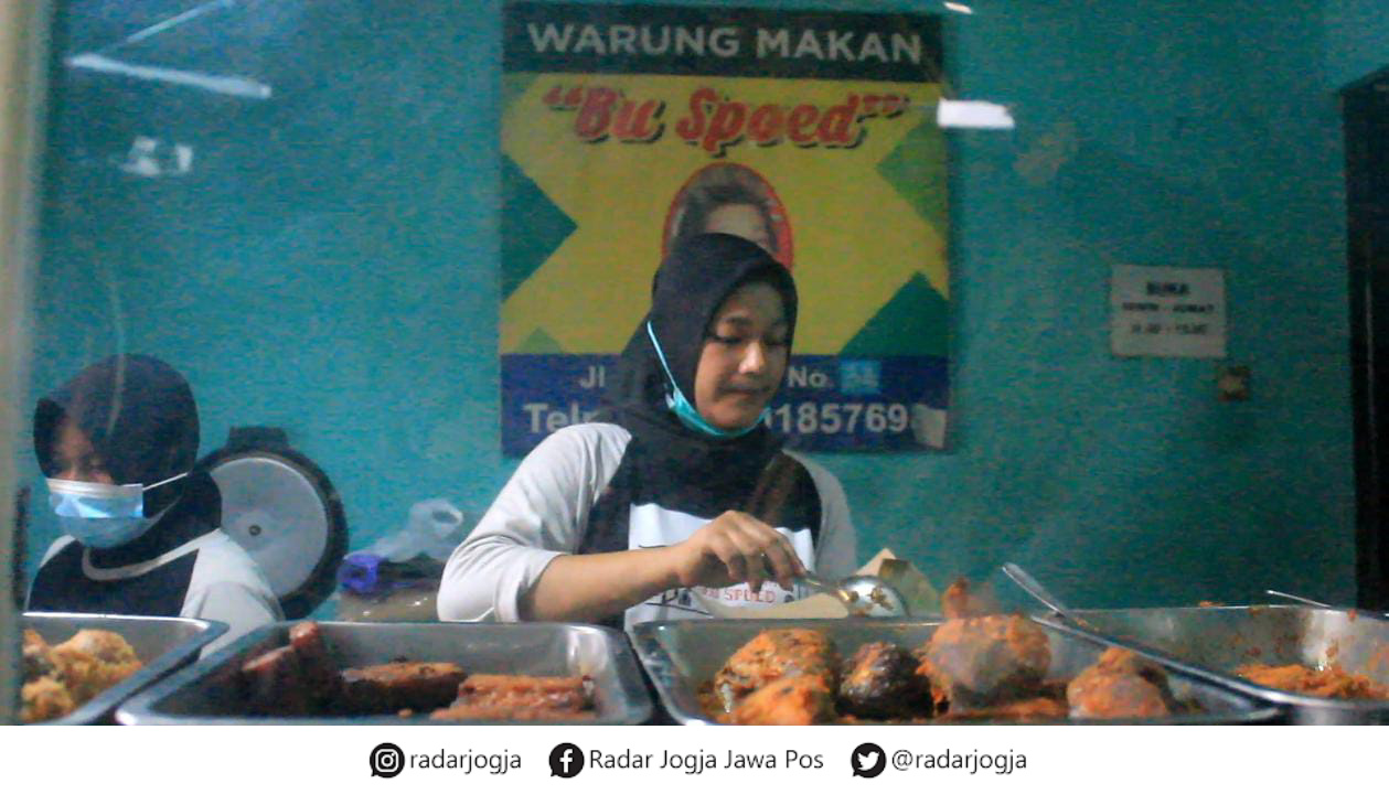 LARIS : Warung Makan Ibu Spoed berlokasi di Jalan Ibu Ruswo Nomor 32, Prawirodirjan, Gondomanan, Kota Jogja. (ANNISSA KARIN/RADAR JOGJA)
