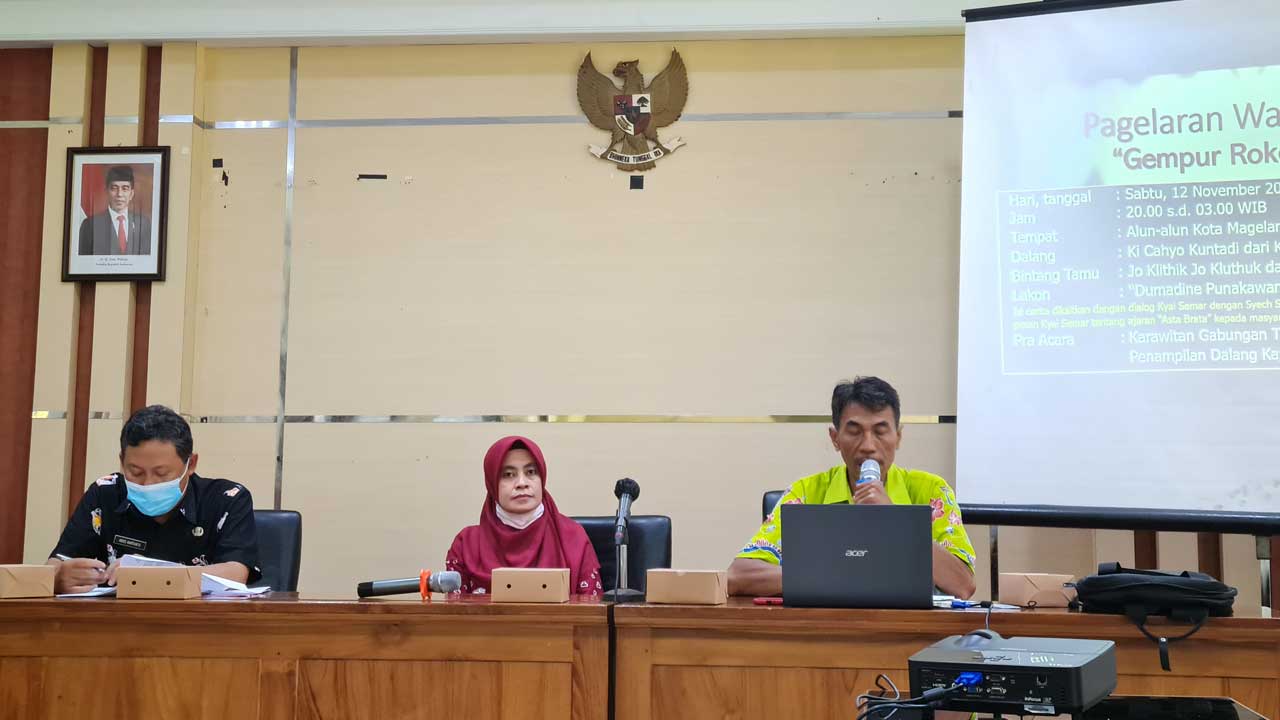 JUMPA PERS: Disdikbud Kota Magelang akan menyelenggarakan wayang kulit bekerjasama dengan Kantor Bea Cukai Magelang.(NAILA NIHAYAH RADAR JOGJA)