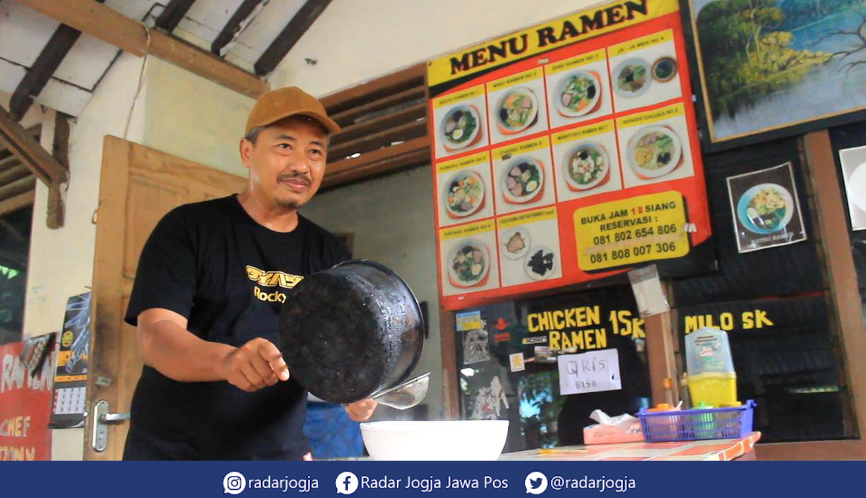 NYAM-NYAM : Sapporo Ramen di Wedomartani, Ngemplak, Sleman, Senin (19/12). (ANNISSA KARIN/RADAR JOGJA)