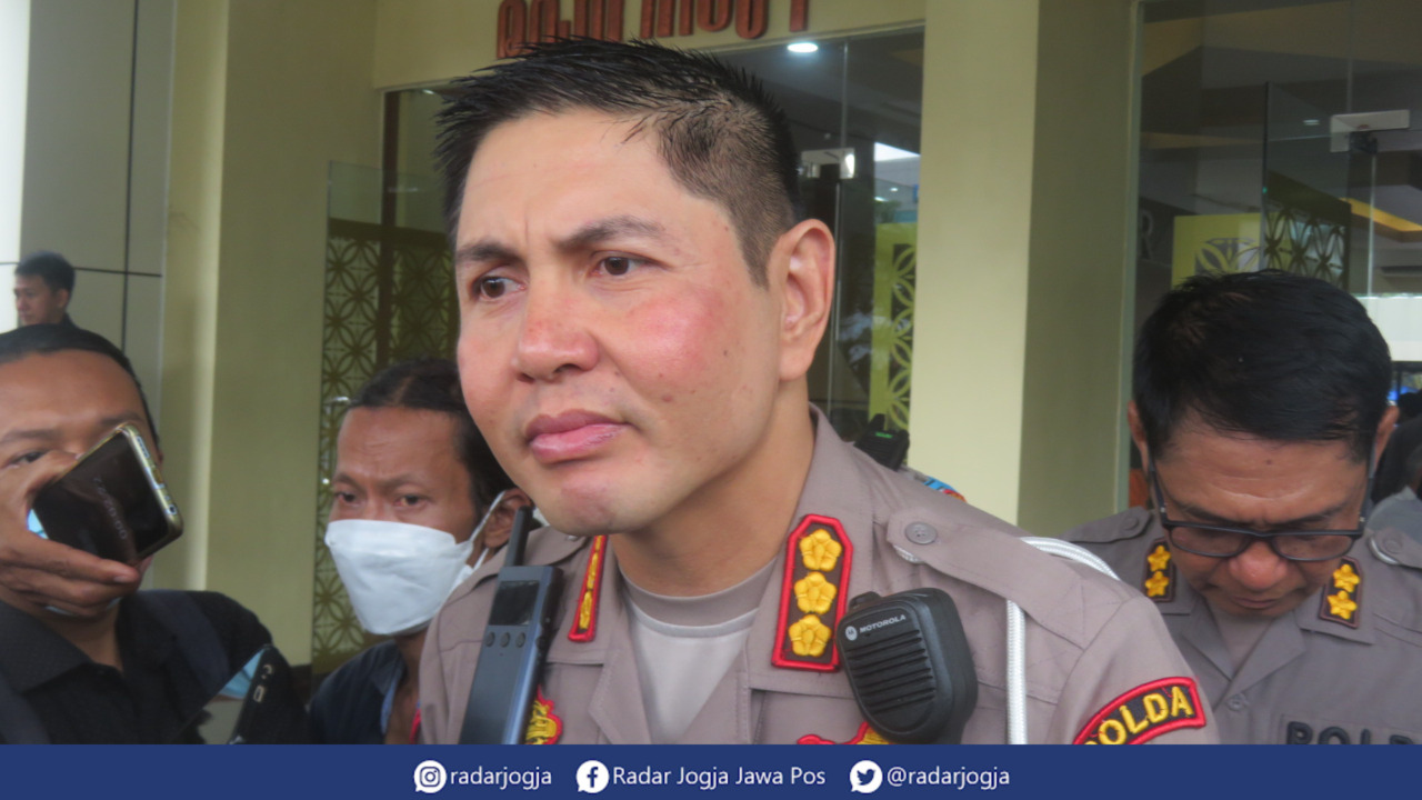 SOSOK : Dirlantas Polda DIJ Kombespol Alfian Nurrizal  saat ditemui di Mapolda DIJ, Kamis 922/12). (DWI AGUS/RADAR JOGJA)