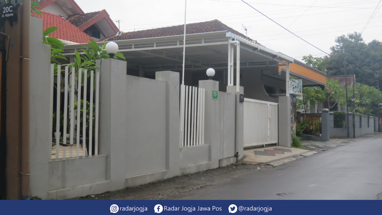 SUNYI : Suasana terkini kediaman Jaksa KPK di Wirobrajan Kota Jogja yang disatroni maling, Senin (26/12). (DWI AGUS/RADAR JOGJA)