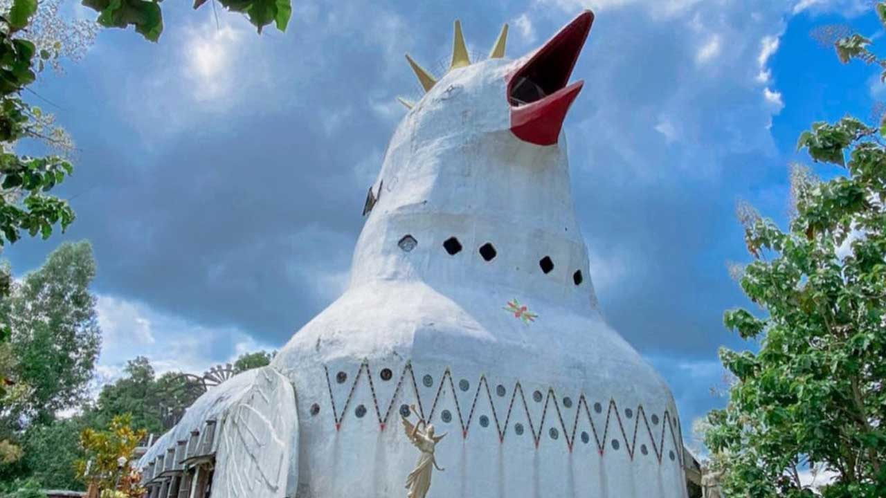 JADI WISATA: Gereja Ayam atau yang kini dikenal sebagai Bukit Rhema diubah menjadi objek wisata. Meskipun dulunya berfungsi sebagai rumah doa bagi seluruh umat beragama.(DOK INSTAGRAM)