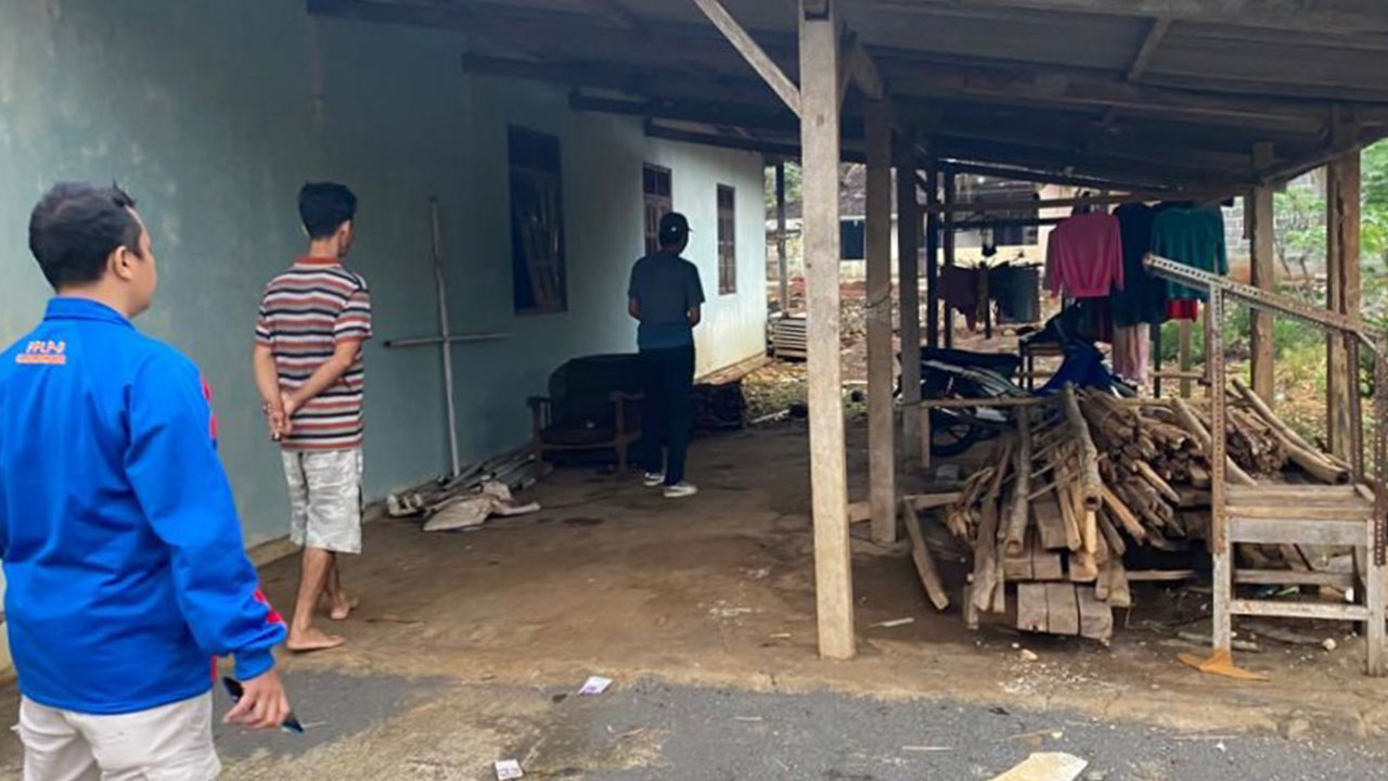 INI LHO – Di sinilah pelaku mengambil celanda dalam milik korban di Padukuhan Kropak, Kalurahan Candirejo, Kapanewon Semanu pada Kamis (15/12).(GUNAWAN/RADAR JOGJA)