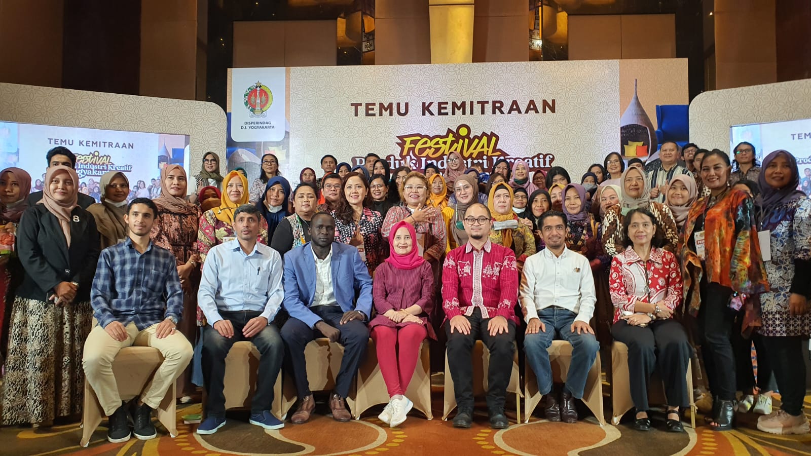 SHOWCASE: Para pelaku IKM berkesempatan mengikuti acara Temu Kemitraan dalam gelaran Festival Produk Industri Kreatif di Atrium Plaza Ambarrukmo, 16-18 Desember 2022. (ISTIMEWA)