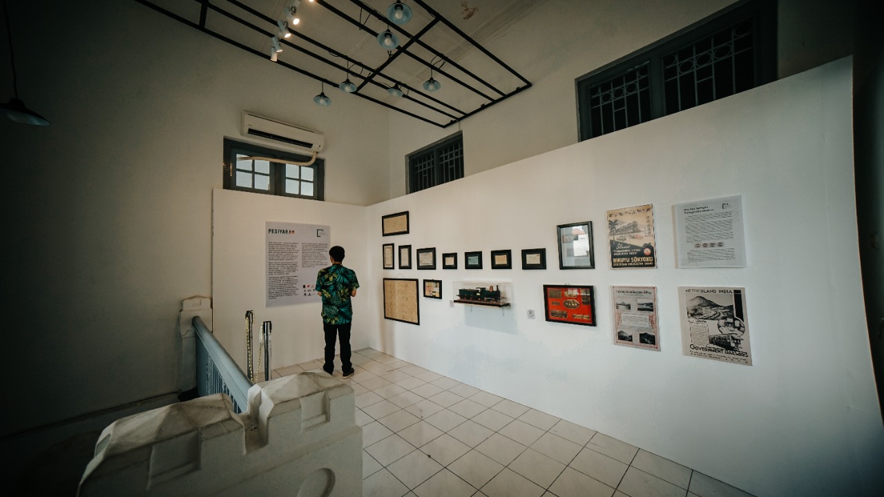 CERITA KARTU POS: Pameran penghujung 2022 sekaligus menyambut datangnya tahun baru, diadakan pameran “Cerita Kartu Pos 2022”. Tema yang diambil adalah Pesiyaran. (ISTIMEWA)