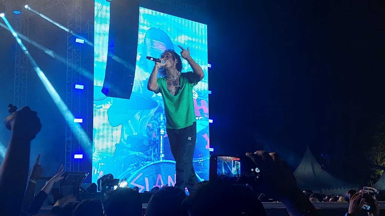 Konser Slank Bertajuk Beautiful Smile Indonesia di Pelataran Candi Prambanan, Sabtu (17/12).(WULAN YANUARWATI/RADAR JOGJA)