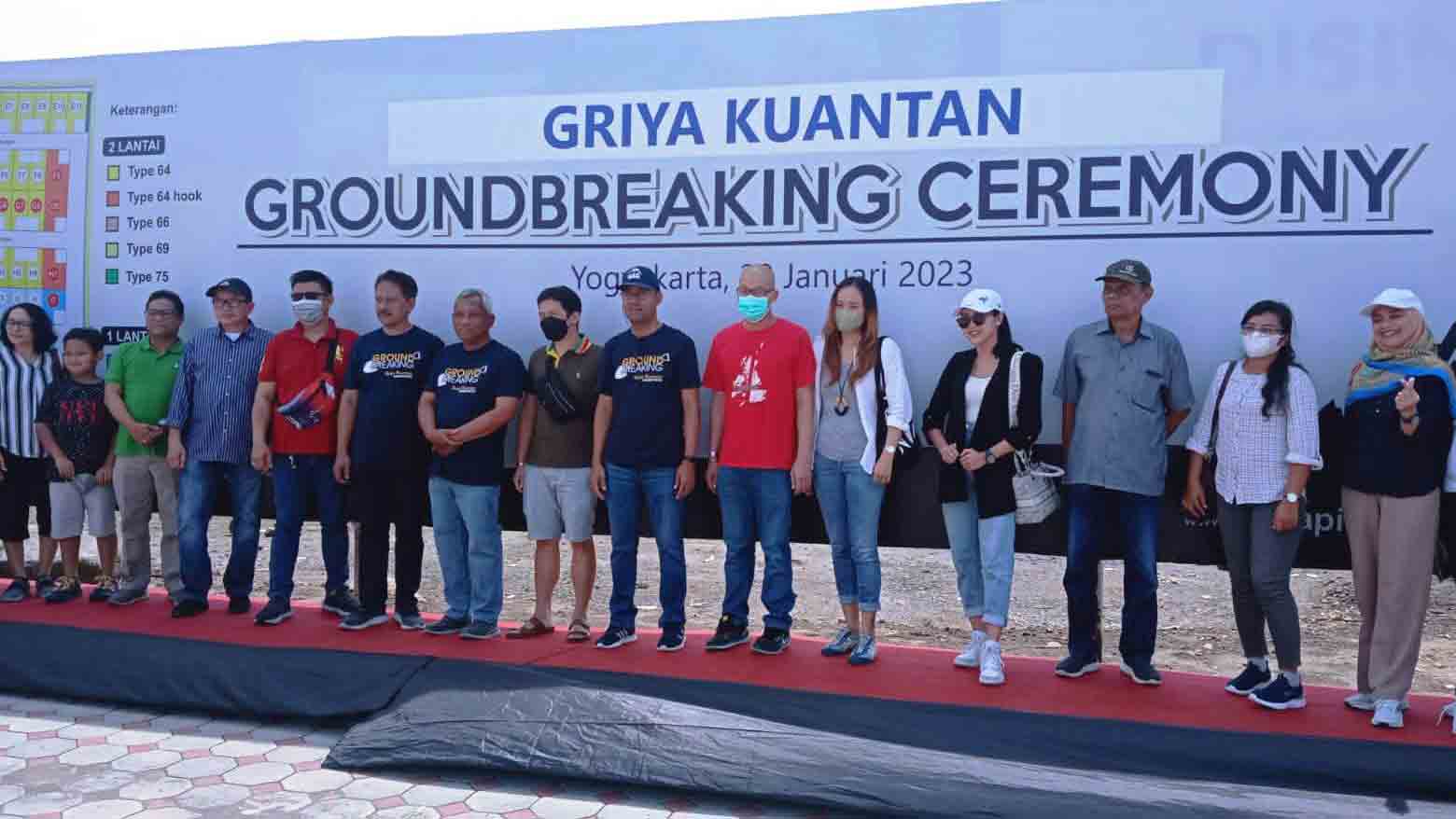 GRIYA KUANTAN: Peletakan batu pertama dilaksanakan secara serentak untuk pembangunan 26 unit yang sudah terjual dari total 86 unit yang disediakan. (MERAPI ARSITA FOR RADAR JOGJA)
