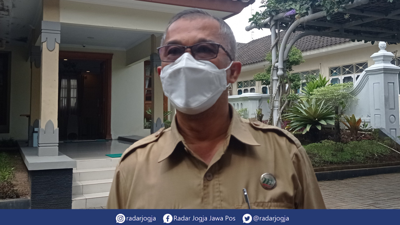 SOSOK : Kepala Pelaksana BPBD DIJ Biwara Yuswantana saat ditemui di Kompleks Kepatihan Pemprov DIJ, Senin (2/1). (DWI AGUS/RADAR JOGJA)