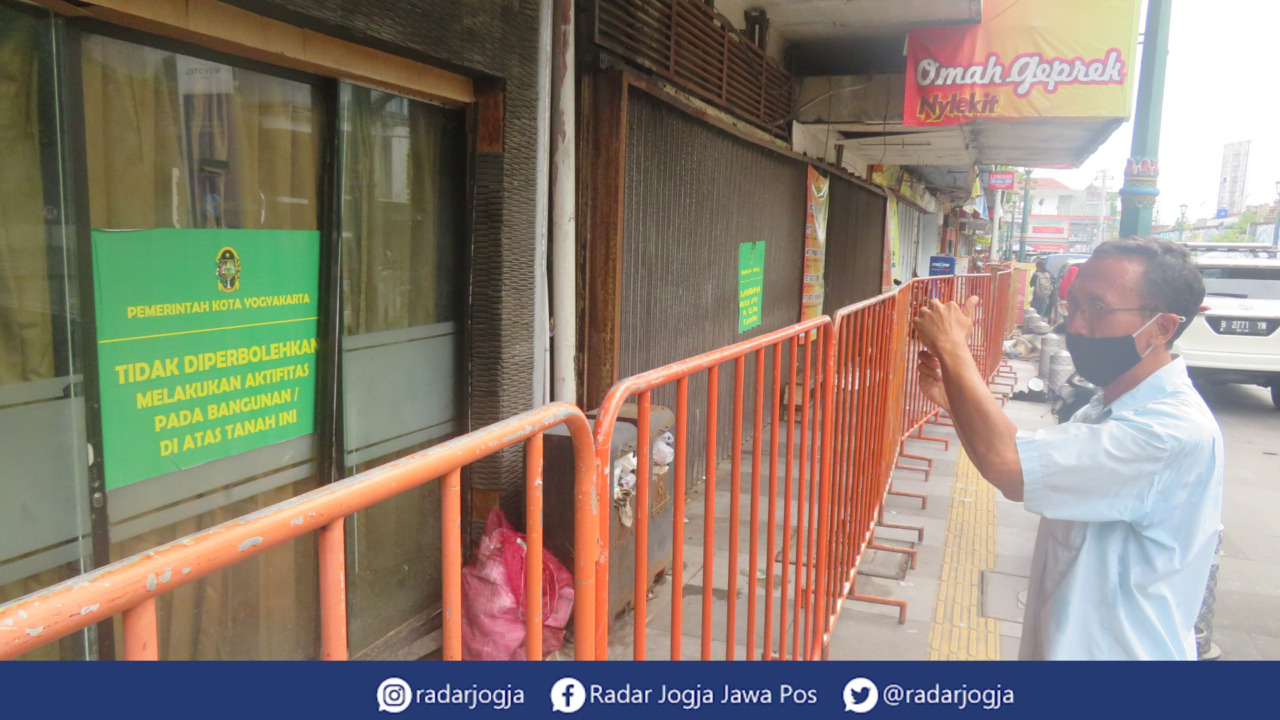 SEPI : Kondisi terkini kios PKL Jalan Perwakilan pasca penutupan, Kamis (5/1). (DWI AGUS/RADAR JOGJA)