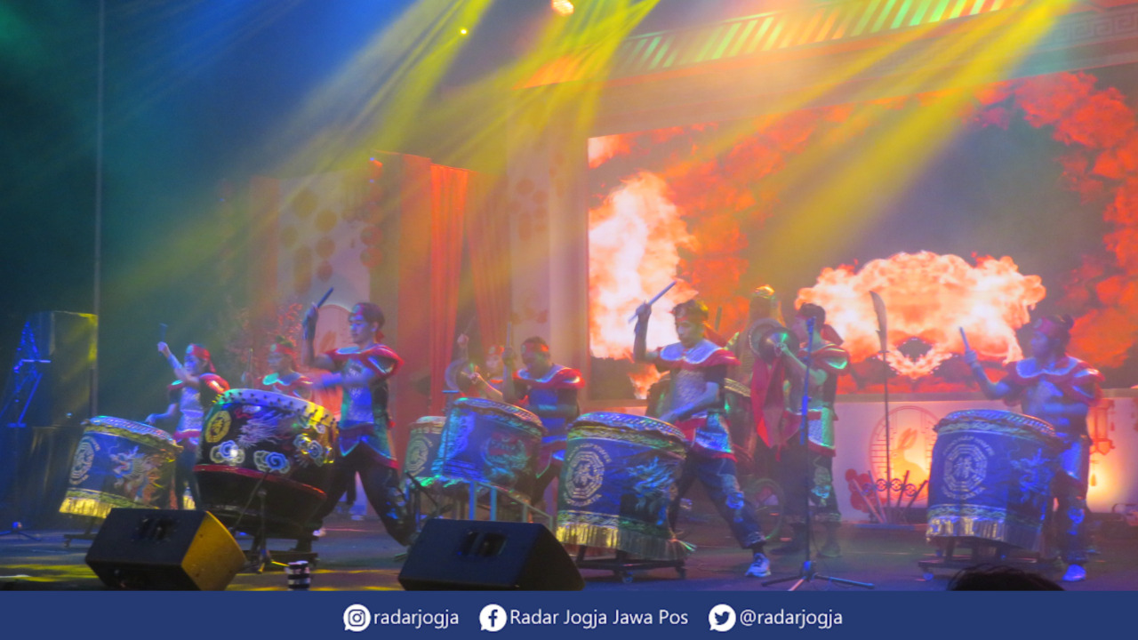 KELINCI AIR : Pembukaan PBTY XVIII 2023 di Kampung Ketandan, Senin malam (30/1). (DWI AGUS/RADAR JOGJA)
