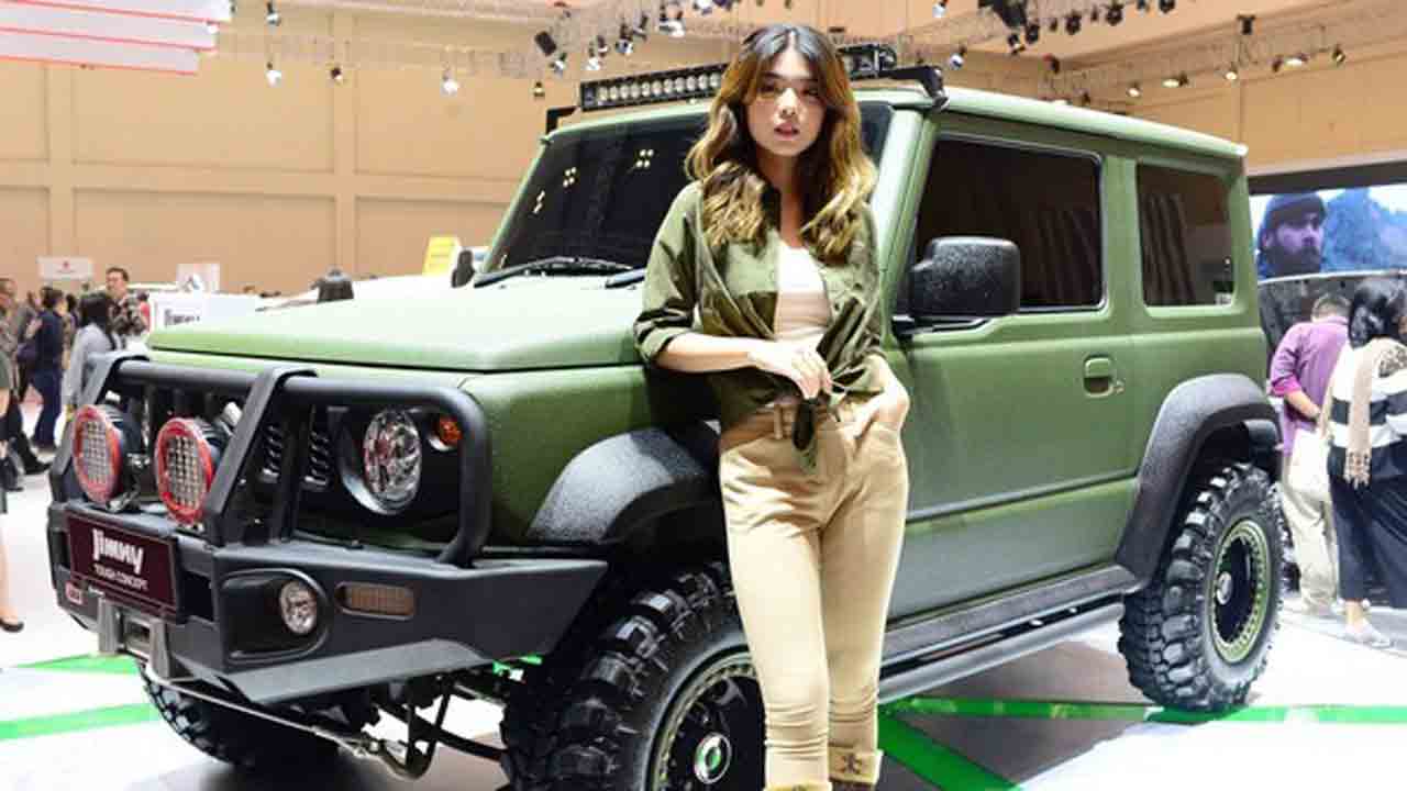RETRO: Generasi terbaru Suzuki Jimny hadir di Indonesia. Salah satu produk legendaris Suzuki ini diperkenalkan secara resmi pada hari pertama ajang Gaikindo Indonesia International Auto Show (GIIAS). (SUZUKI FOR RADAR JOGJA)