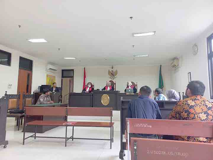 DITUNDA: Ketua Majelis Hakim PN Sleman Oktaviatri Kusumaningsih memutuskan sidang Mediasi nomor perkara 4/Pdt.G/2023/PN Smn di Pengadilan Negeri (PN) Sleman ditunda 6 Februari mendatang. MEITIKA CANDRA LANTIVA/RADAR JOGJA