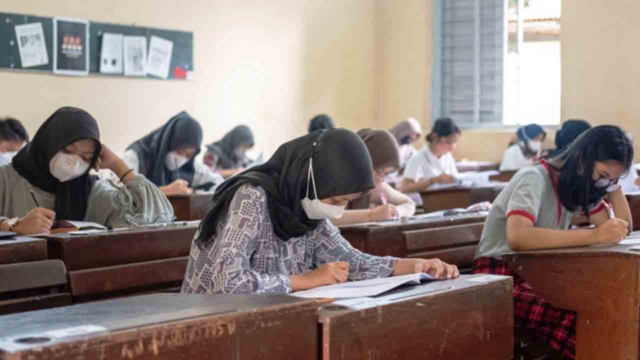 SERIUS: Try out sekaligus kampanye anti-menyontek digelar di SMAN 3 Padmanaba Jogja pada Minggu 26 Februari 2023. (DOK. PANITIA PSW)