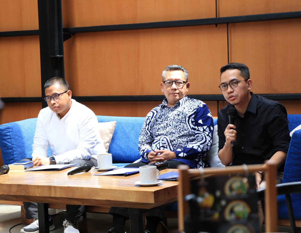 GUYUB : Gelaran media gathering UII dalam rangka milad ke-80 tahun di salah satu resto di Jalan Kaliurang, Sleman, Kamis (16/2). (UII for RADAR JOGJA)