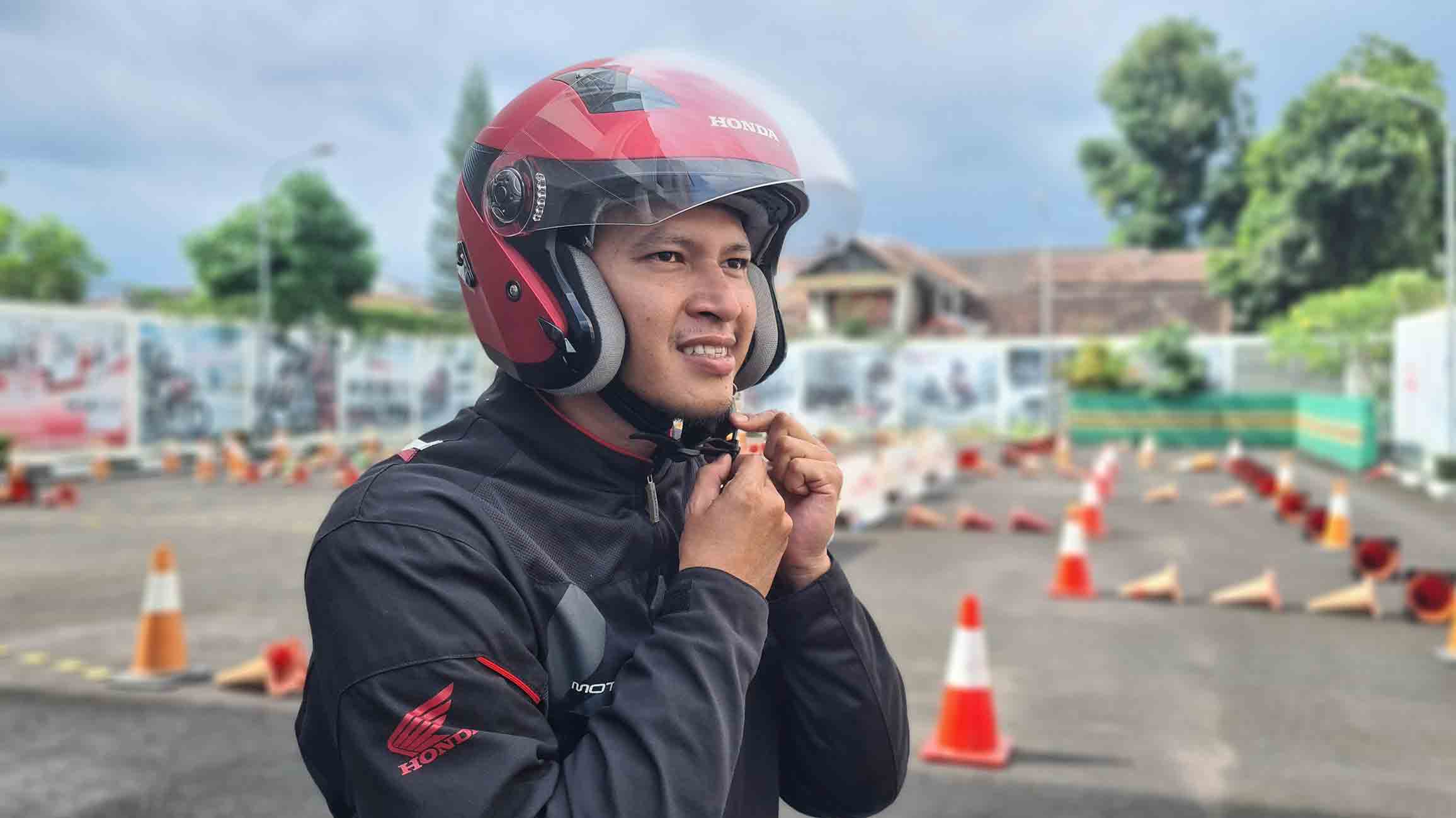 Ilustrasi helm untuk keselamatan pengendara. (HONDA FOR RADAR JOGJA)