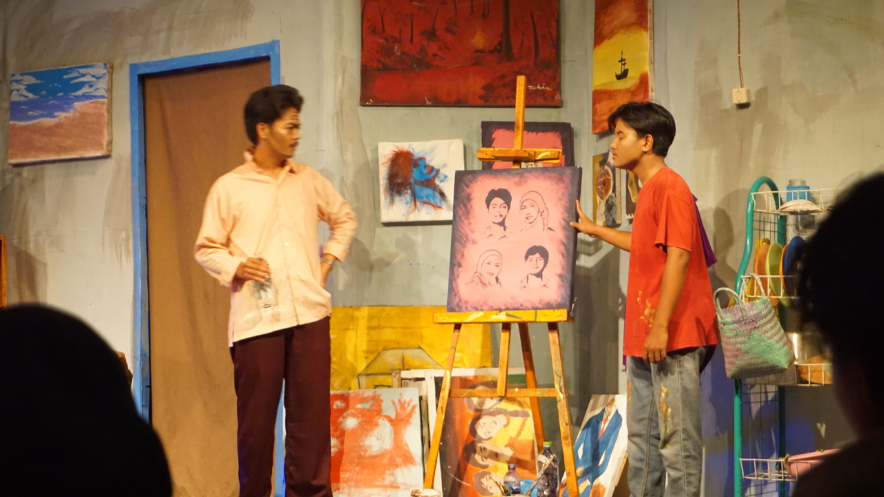 PENTAS : Teater ESKA Jogjakarta menggelar pertunjukan teater yang bertajuk Jam Dinding yang Berdetak. (ISTIMEWA)