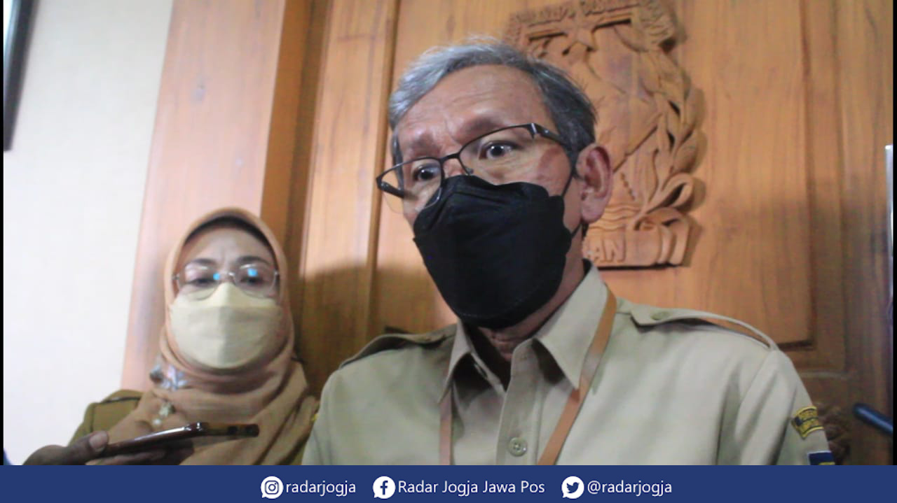 SOSOK : Kepala DP3 Sleman Suparmono saat diwawancara di Kompleks Pemkab Sleman beberapa waktu lalu. (ANNISSA KARIN/RADAR JOGJA)
