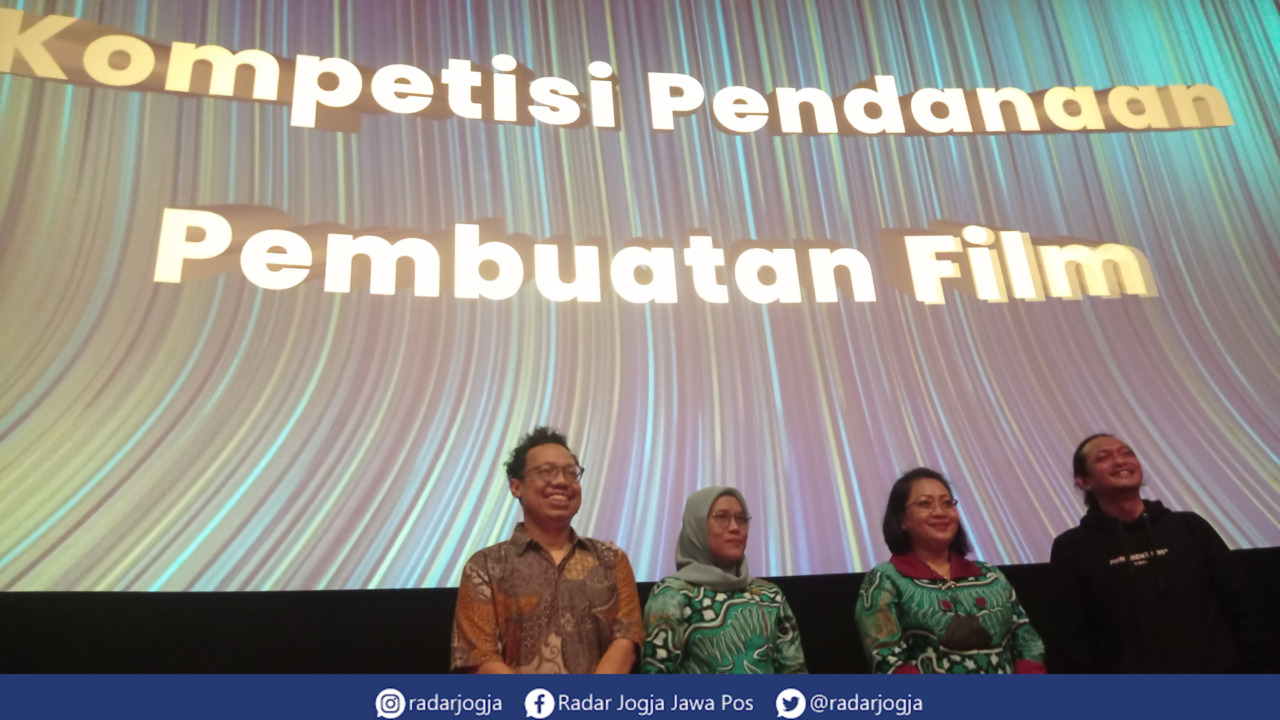 PERDANA : Gala Premier film karya Sineas Jogjakarta yang didanai dengan Danais di Empire XXI Jogjakarta, Jumat (10/3). (DWI AGUS/RADAR JOGJA)