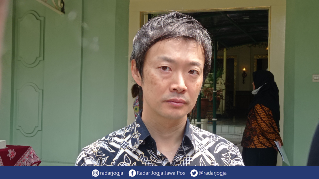 KERJASAMA : Senior Representative JICA Indonesia Office Okamura Kenji usai menemui Gubernur Hamengku Buwoni X di Kompleks Kepatihan Pemprov DIJ, Jumat (17/3).