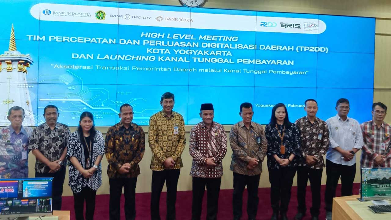 LAUNCHING: PJ Wali Kota Jogja Sumadi saat mengikuti kegiatan high level meeting TP2DD Kota Jogja dan peluncuran kanal tunggal pembayaran beberapa waktu lalu.(DOKUMENTASI BI KANWIL DIJ)