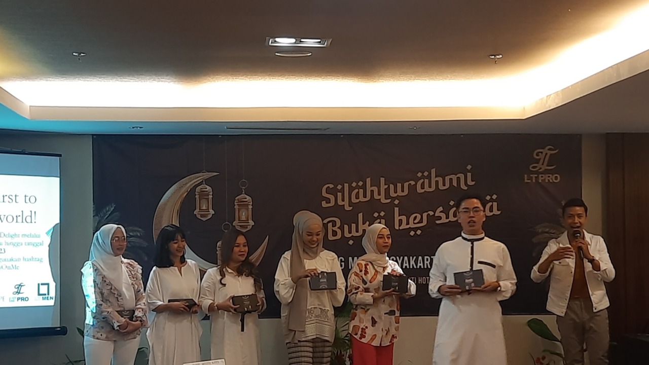 MERIAH : Acara buka bersama LT Pro bersama jajaran MUA Jogjakarta di Artotel Suite Bianti Hotel Jogjakarta. (RENI PUTRI NURHIDAYATI for RADAR JOGJA)