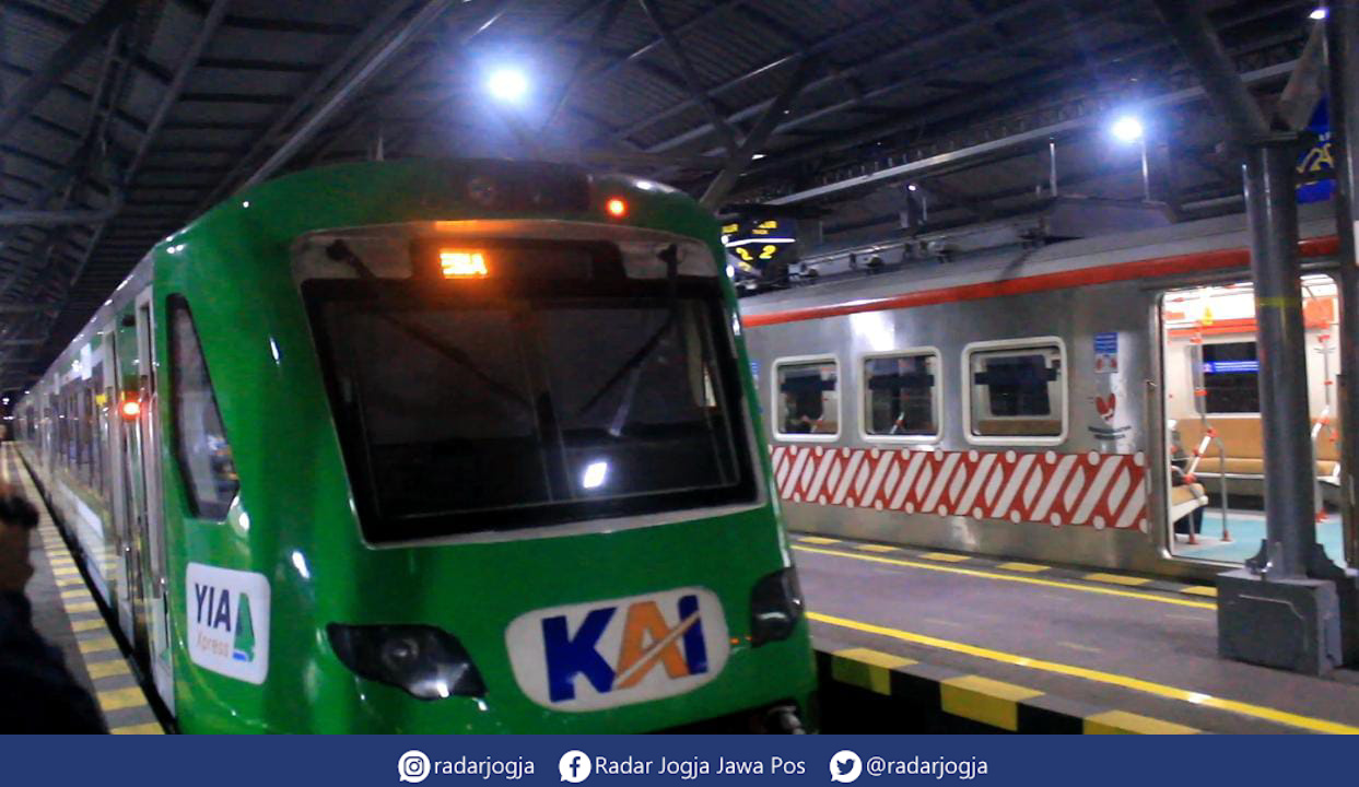 BARU : Peluncuran KA Bandara YIA Xpress di Stasiun Tugu Jogjakarta, Kamis (6/4). (ANNISSA KARIN/RADAR JOGJA)