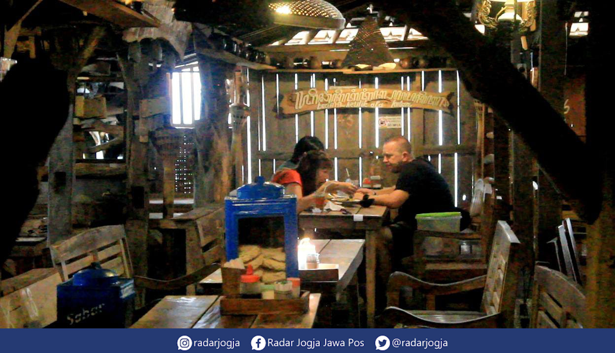 KHAS : Warung Bakmi Jawa Mbah Gito berlokasi di Jalan Nyi Ageng Nis Nomor 9, Rejowinangun, Kotagede, Kota Jogja. (ANNISSA KARIN/RADAR JOGJA)