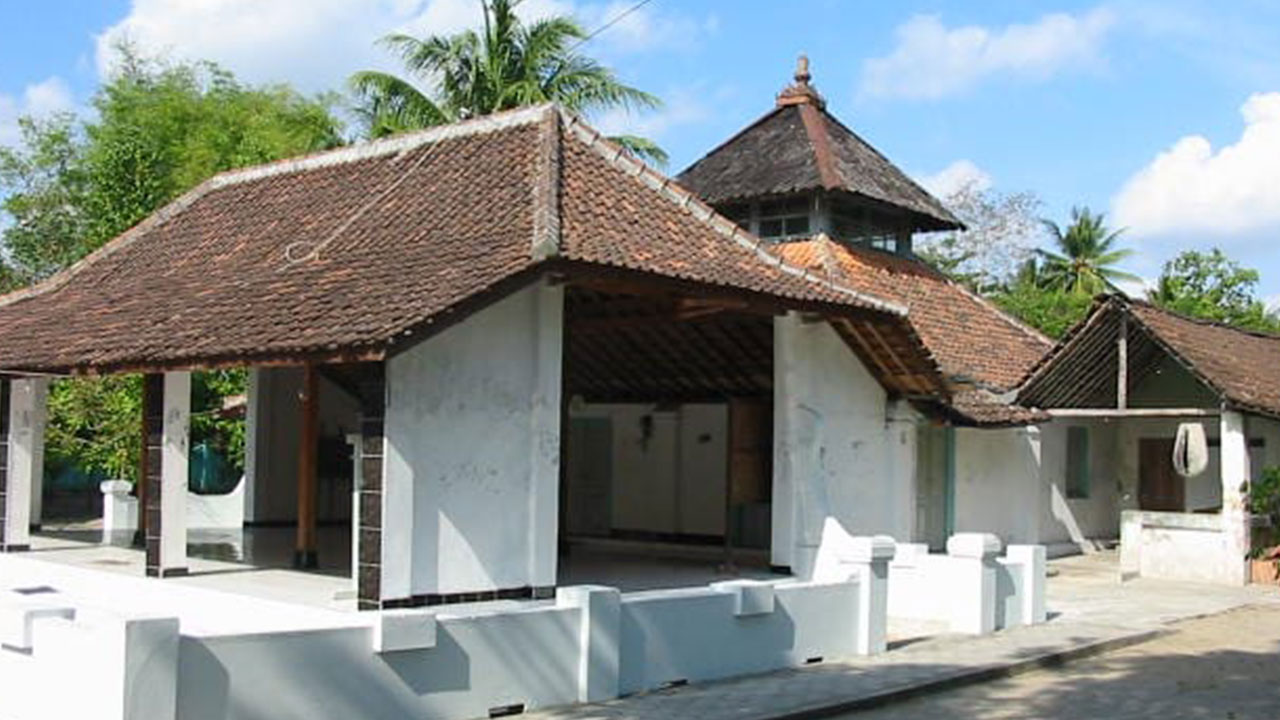 JANGAN DILUPAKAN: Masjid Agung Kajoran  dibangun Panembahan Rama. Dari Kajoran melahirkan keturunan yang unggul raja Mataram.
