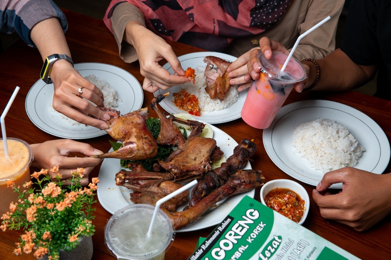 ENAK : Menu Bebek Ungkep dari Bebek Goreng H. Slamet by Waroeng. (ISTIMEWA)