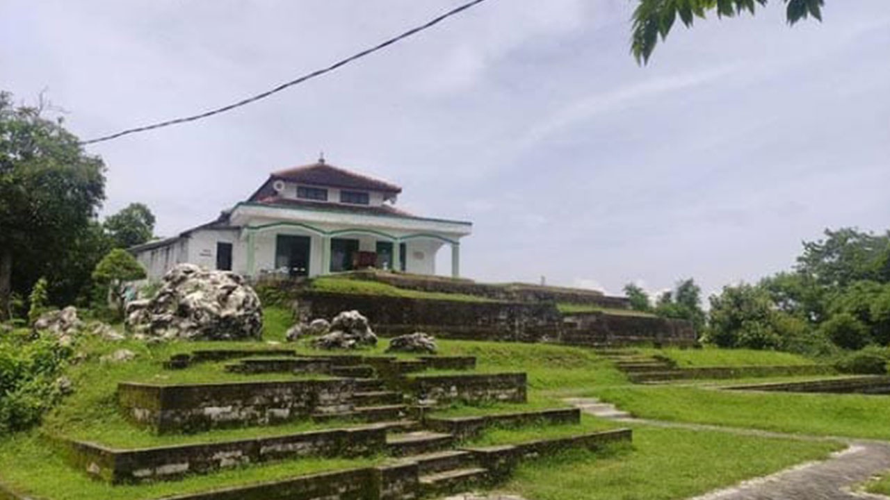 DI ATAS BUKIT: Kasunanan Giri memiliki pengaruh luas di masa Sunan Giri Prapen.