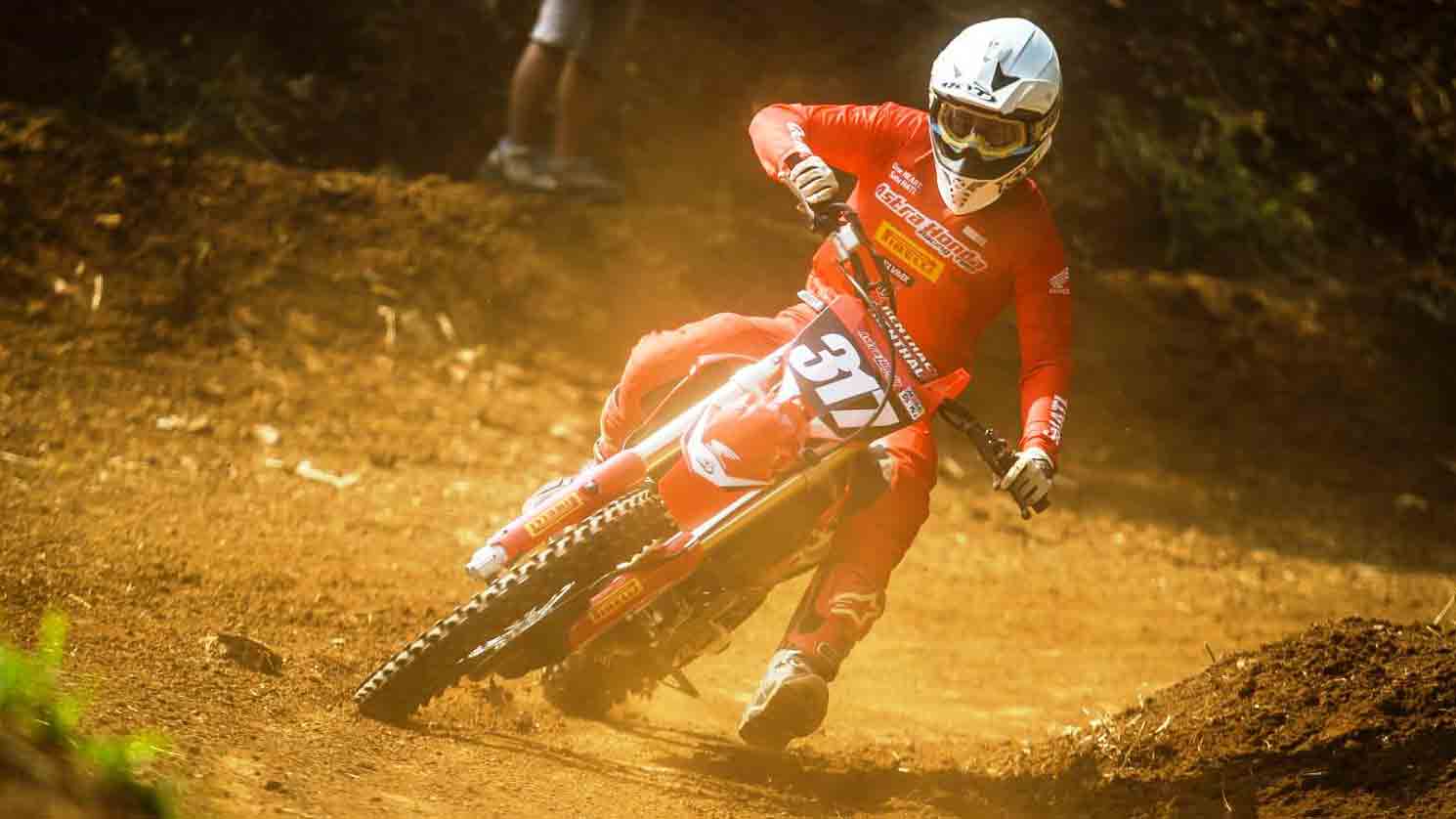 PRESTASI: Crosser Astra Honda Racing Team (AHRT) Nuzul Ramzidan tampil trengginas pada gelaran perdana Kejuaraan Nasional (Kejurnas) Motocross 2023 yang terselenggara di sirkuit MPS, Pandeglang Banten pada 13-14 Mei 2023. (HONDA FOR RADAR JOGJA)