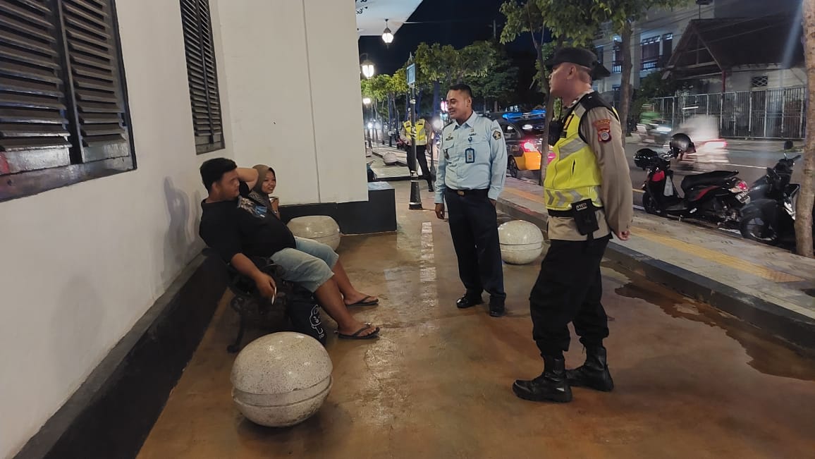 IMBAUAN : Upaya patroli keliling dilakukan oleh Lapas Wirogunan bersama Polsek Pakualaman guna memastikan kondusivitas Wahana Edukasi Lapas Wirogunan. (LAPAS KELAS IIA WIROGUNAN for RADAR JOGJA)