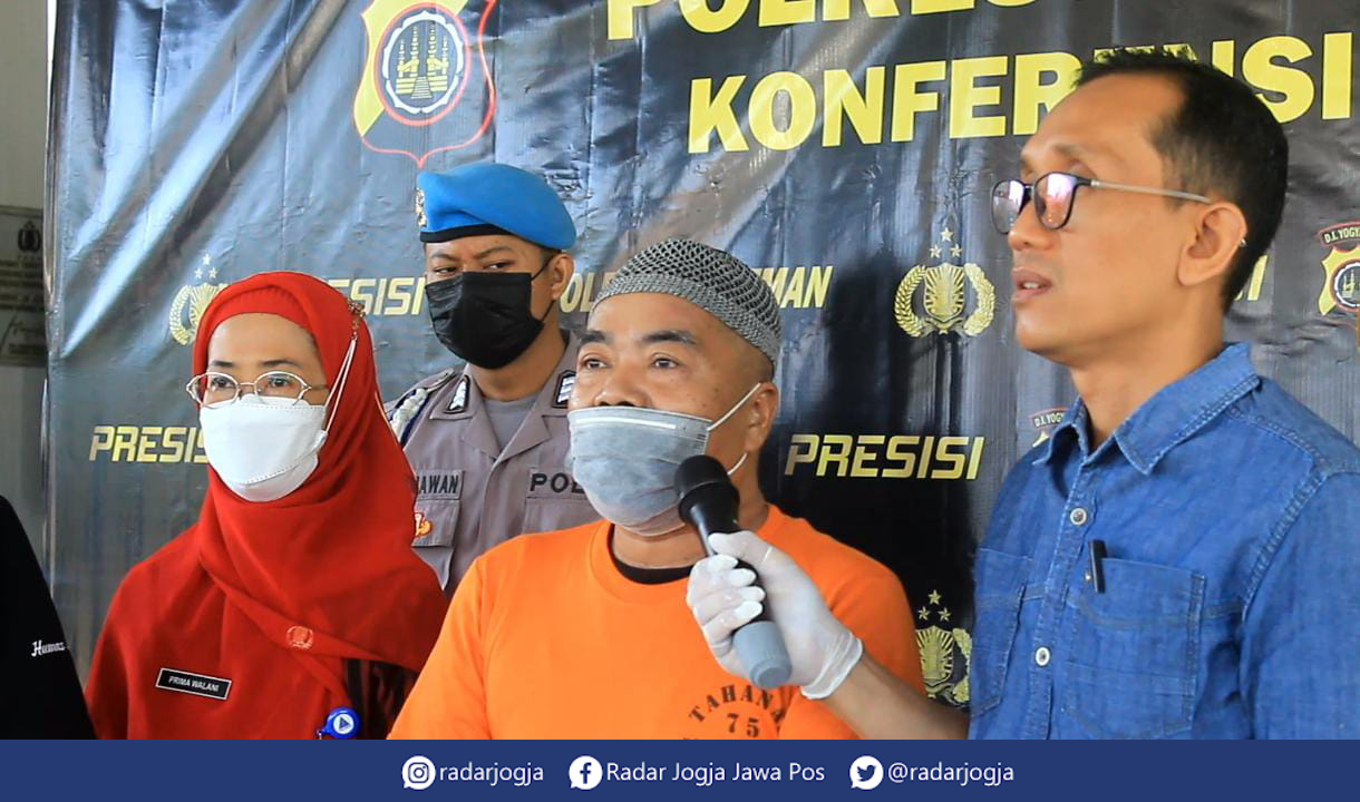 TERTANGKAP : Jumpa pers di Mapolresta Sleman berkaitan kasus tindak pidana persetubuhan terhadap anak, Kamis (4/5). (ANNISSA KARIN/RADAR JOGJA)